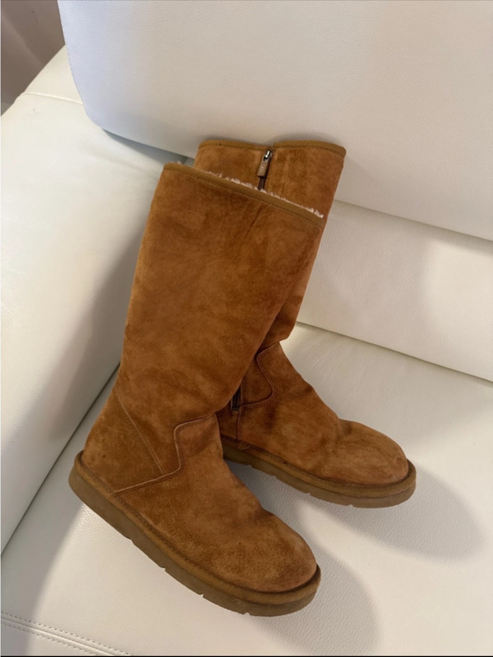 WOMEN’s TALL SHEARLING- LINED SUEDE BOOTS IN CHESTNUT
